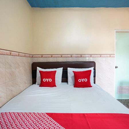 Oyo 927 Carina Hotel Claket Buitenkant foto