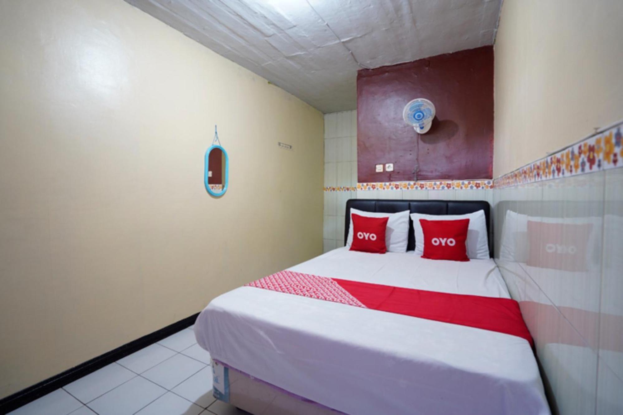 Oyo 927 Carina Hotel Claket Buitenkant foto